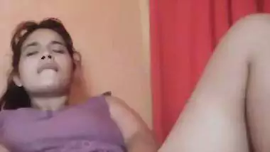 Indian nude girl from Mumbai fingers her pussy and moans