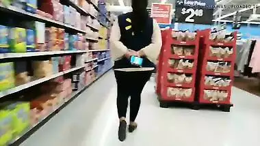Huge butt Tamil Walmart employee
