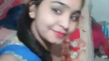 sexy indain chubby girl showing her boobs