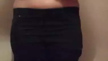 Alluring desi chubby busty girl cam-slut shows XXX tits