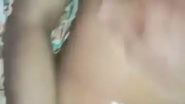 Desi BF rubbing cum of Gf body