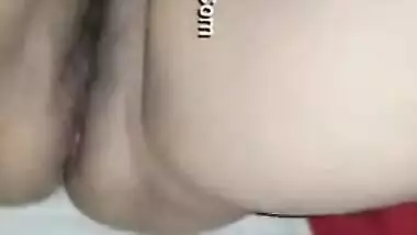 Mature Indian reaches highest point of XXX pleasure masturbating