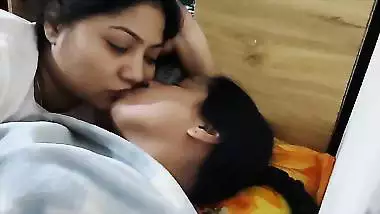 Horny lesbian chubby sisters playing with each other body