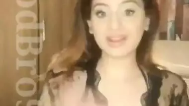 Desi Babe Kenisha Awasthi New Live