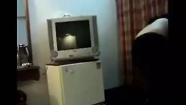 Desi mms Hindi sex video of Indian bhabhi Roshni