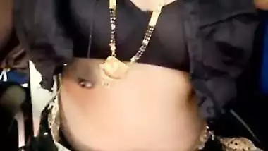 Cam bhabhi in saree plays with boobs and wet pussy