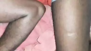 Indian Hot Hindi Aunty Ne Apni Tight Chut Aur Big Noobs Dikhaye