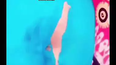 Tight ass desi housewife fingering and fucking