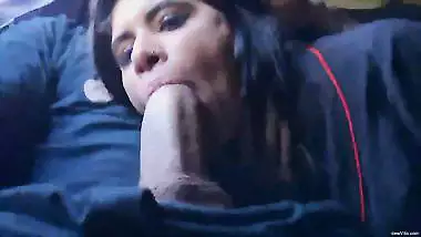 HORNY BABE GIVING BLOWJOB TO EX LOVER IN A BUS