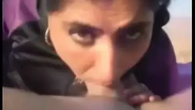 Hot Chennai Girlfriend Gives Awesome Blowjob Outdoor