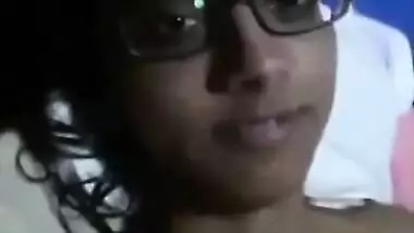 Desi Girl girl showing her cute boobs