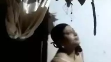 Desi Bhabi Change dress