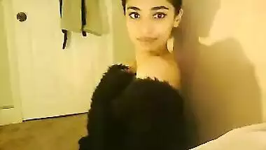 Cutest desi babe ever on webcam showing boobs and teasing boyfriend