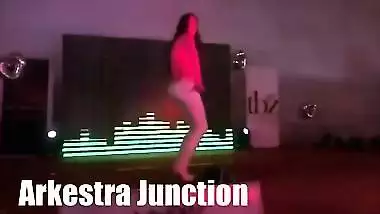 Desi Teensitter's In Jeans Asses