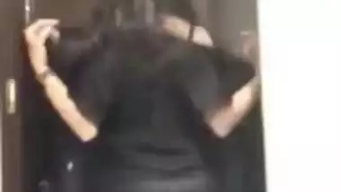 18 YEAR OLD NRI INDIAN GIRL