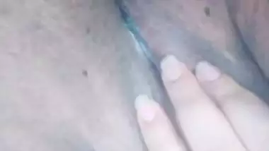 Kolkata girl licking boobs and fingering horny pussy