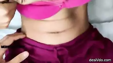 Abusive video of her mother’s d pussy fiercely hindi audio