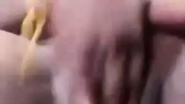 South Indian milf masturbates like a slut