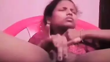 Horny Kerla Girl Fingering Squirting And Fucking