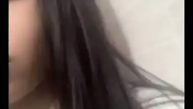 College girl on WhatsApp showing boobs viral xxx