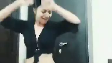 Mishti Basu, a Bengali-origin adult actress nude MMS