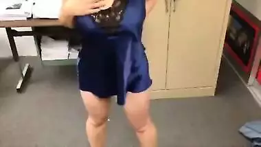 Mumbai Secretary In Office - Movies. video2porn2