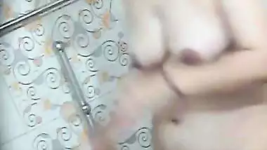 Hairy pussy MILF naked bath recorded by relative