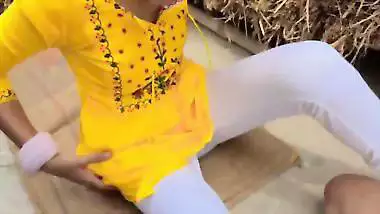 Desi Local Village Girl Tight Pussy Outdoor Fucking xxx Video Indian G.f