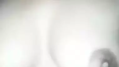 Desi Cute Babe boob show