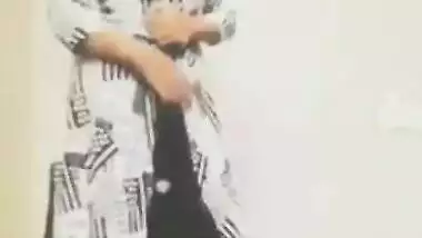 Indian babe is always prepared to satisfy lecherous fans with XXX dance