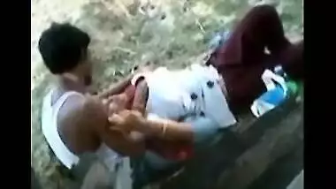 Tamil sex clip of desi hotty getting big boobs caressed outdoors