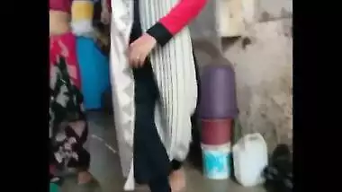 Rani aunty hot in home milky bubbly navel expose