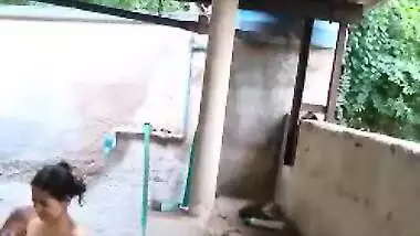 Desi cute teen girl bath video capture