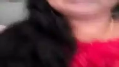 Natural Indian shuts herself up in room for a XXX striptease for sex fans