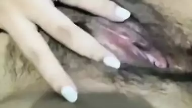 Hot Mal Showing and Fingering