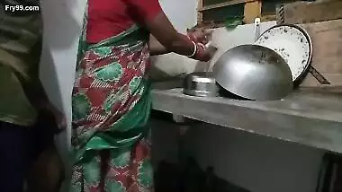 Kitchen Me Kaam Kar Rhi Saali Ko Jabardasti Choda Bedroom Me